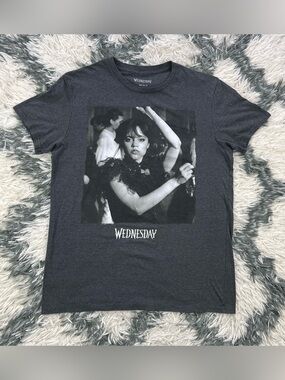Wednesday Adams Family Women’s Dark Gray Portrait Graphic T-shirt Size Medium